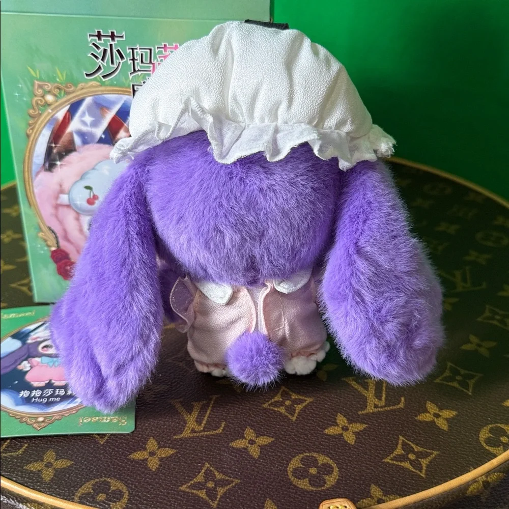 Samuel “Magic Wardrobe” Soft Plush Pendant - Picture 3 of 6